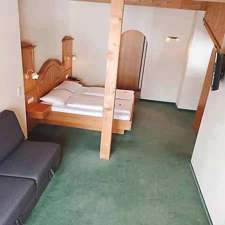 Gruenwaldkopf オーバータウエルン